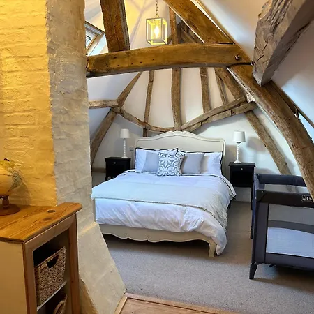 Holiday home Charming Converted Granary Capelle-les Hesdin