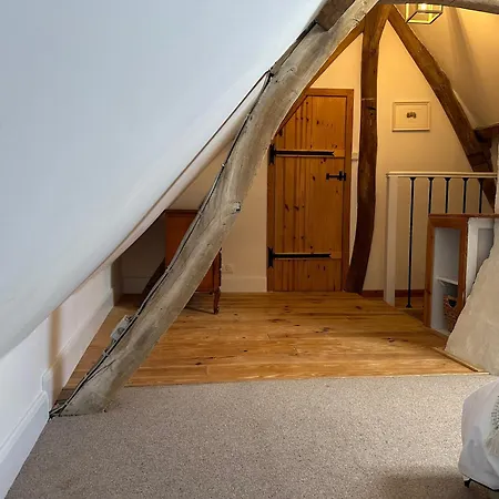 Charming Converted Granary Capelle-les Hesdin