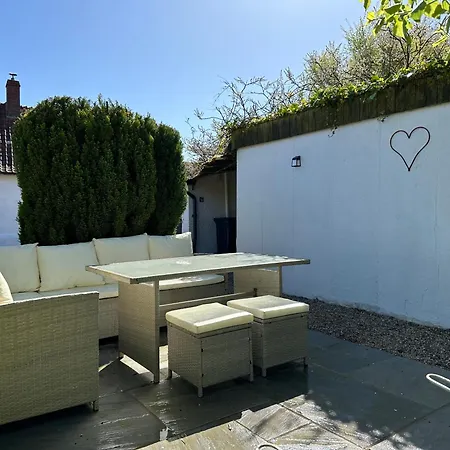 Holiday home Charming Converted Granary *