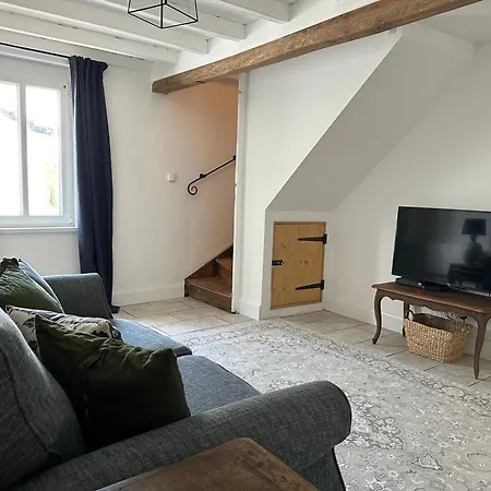 Holiday home Charming Converted Granary *